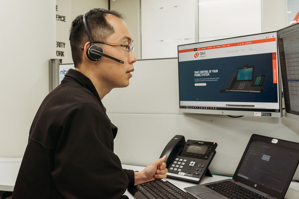 Lawrence on a 3cx call with a client